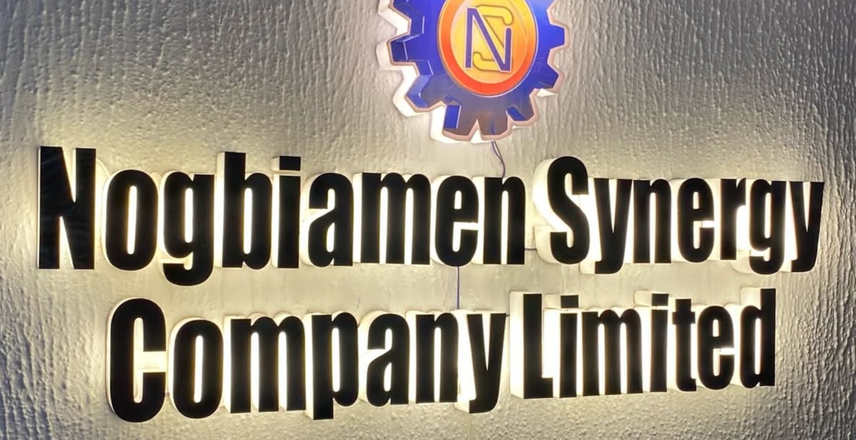 Stainless steel letters offer durable, weather-resistant signage with premium finishes for indoor and outdoor commercial applications.